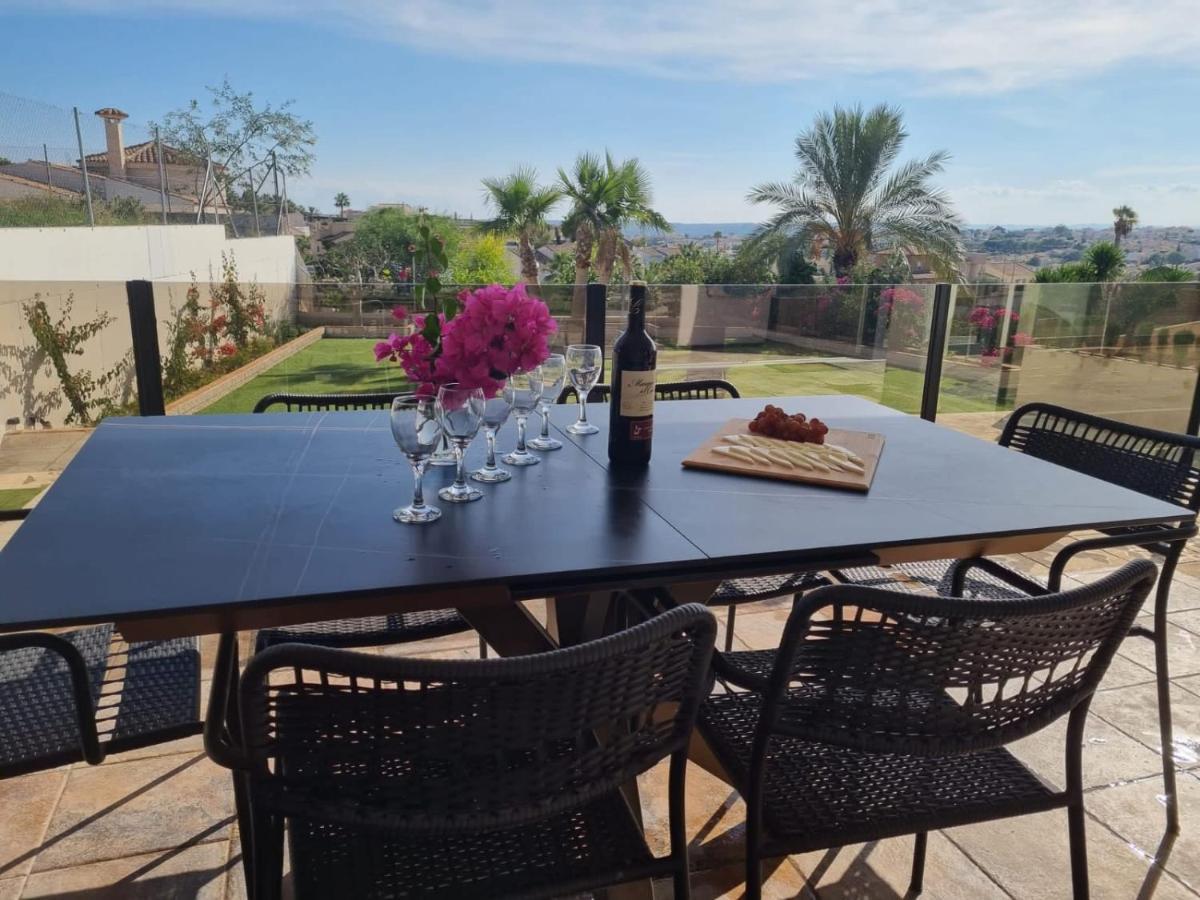 Villa Con Tres Palmeras *